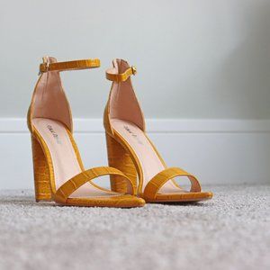 💛Alligator Print High Heels 💛